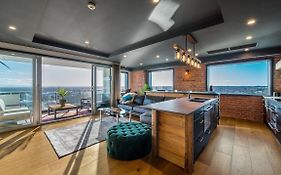 Cbd Loft Style Apartment With Free Valet Parking